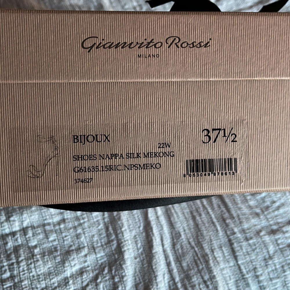 Gianvito Rossi gold heels - Picture 6 of 6
